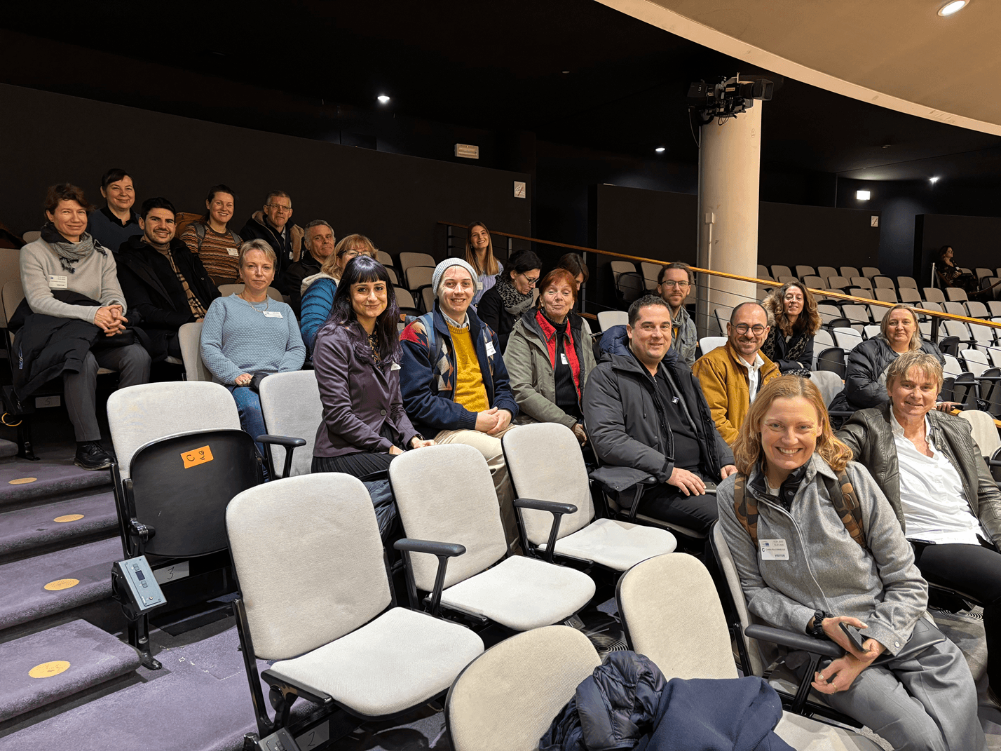 in hemicycle LR.png